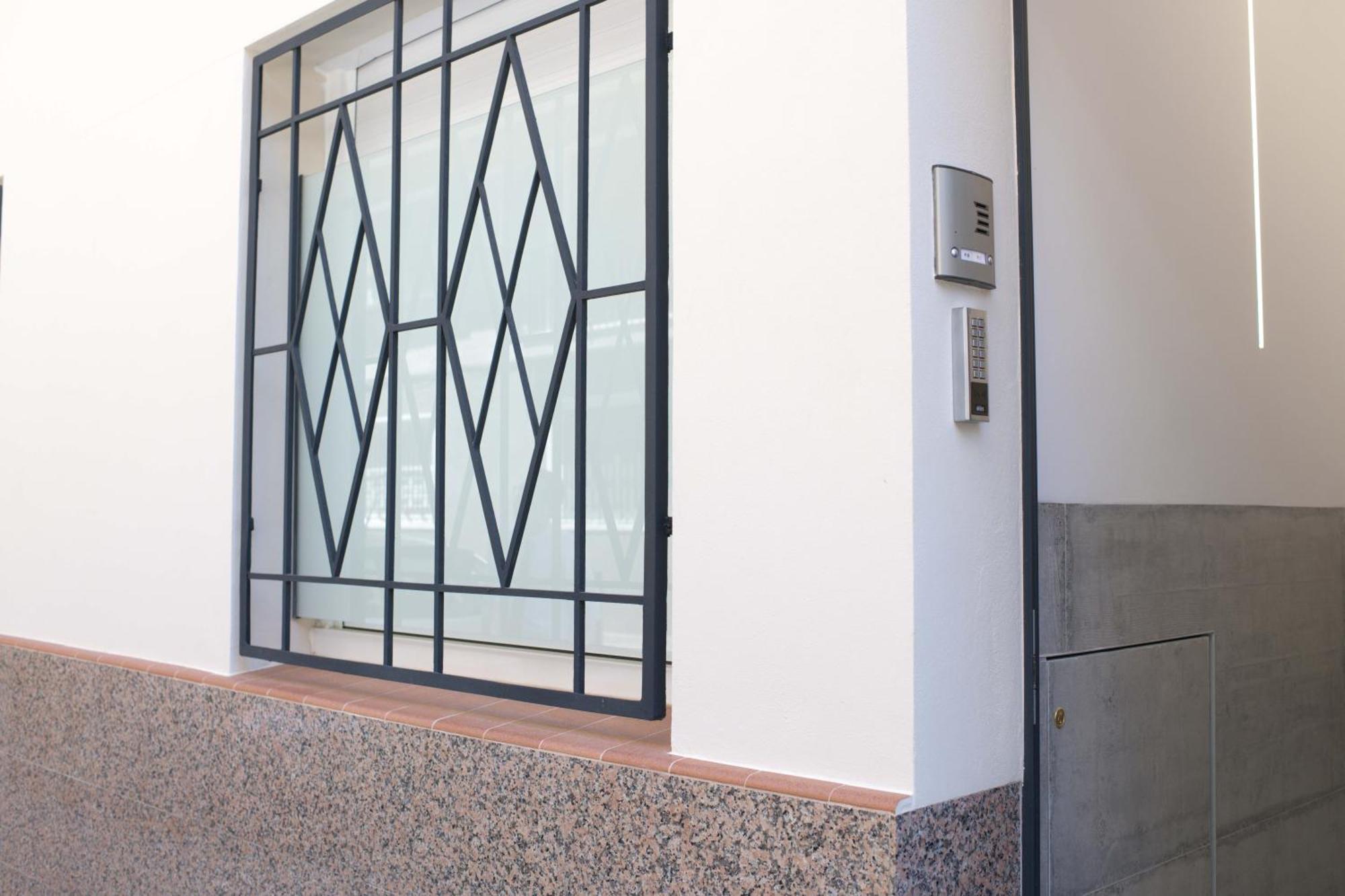 Boutique Plaza Catalonia Suites Cornella Cornellà de Llobregat Exterior foto