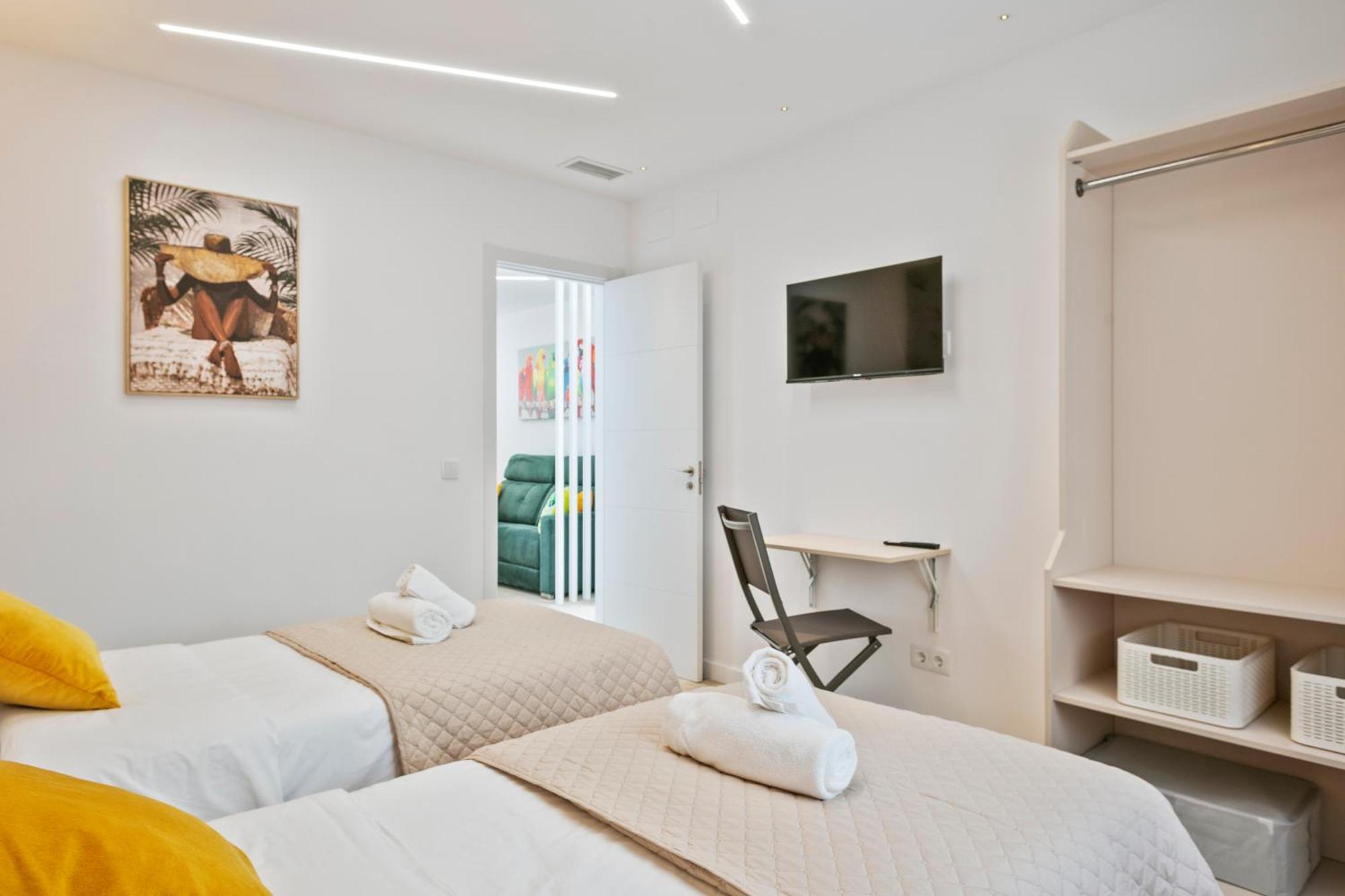 Boutique Plaza Catalonia Suites Cornella Cornellà de Llobregat Exterior foto